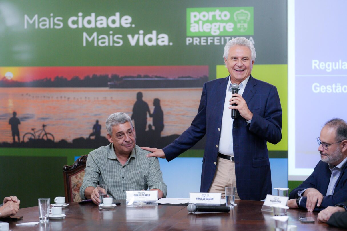 Em Porto Alegre, Caiado firma parceria para diminuir filas na Saúde