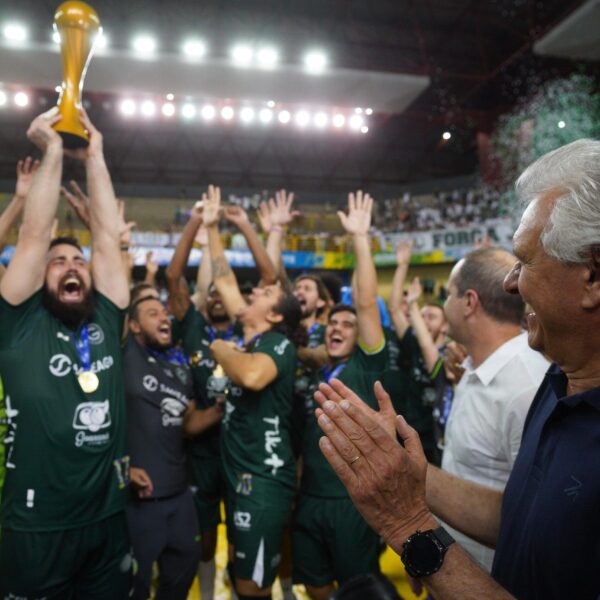 Caiado prestigia final da Superliga B de vôlei masculino