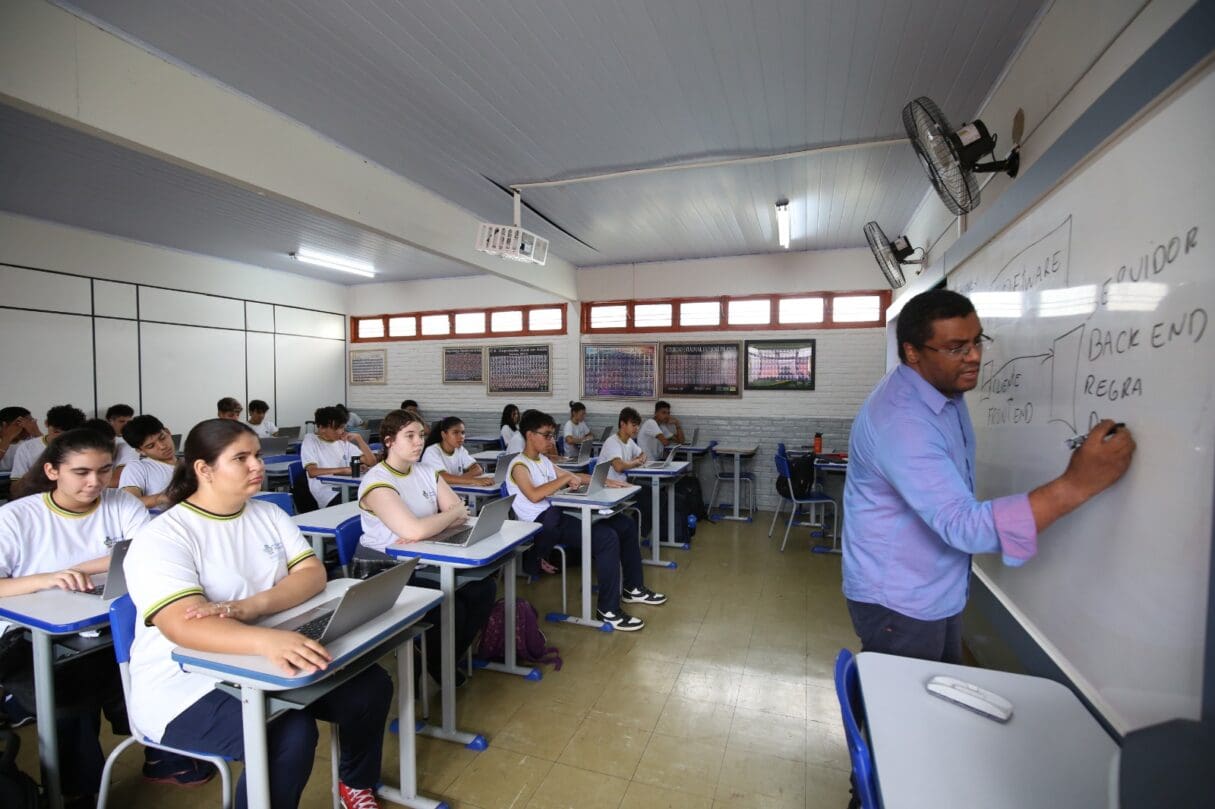 Educação quita mais de R$ 147 milhões em diferenças salariais