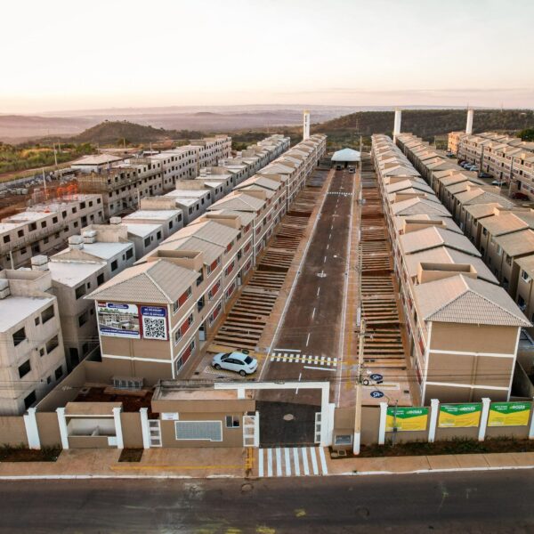 Governo entrega 571 moradias em Luziânia e Valparaíso de Goiás