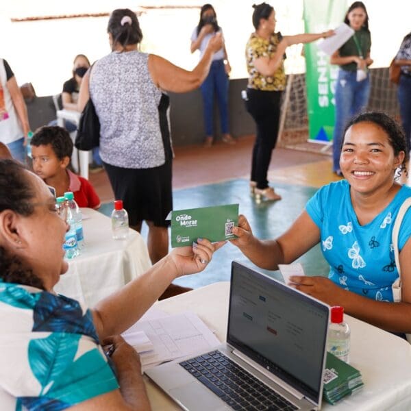 Entrega de cartão do Aluguel Social