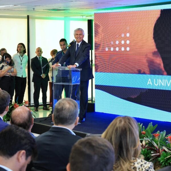 RONALDO CAIADO CONTRATO AGUA