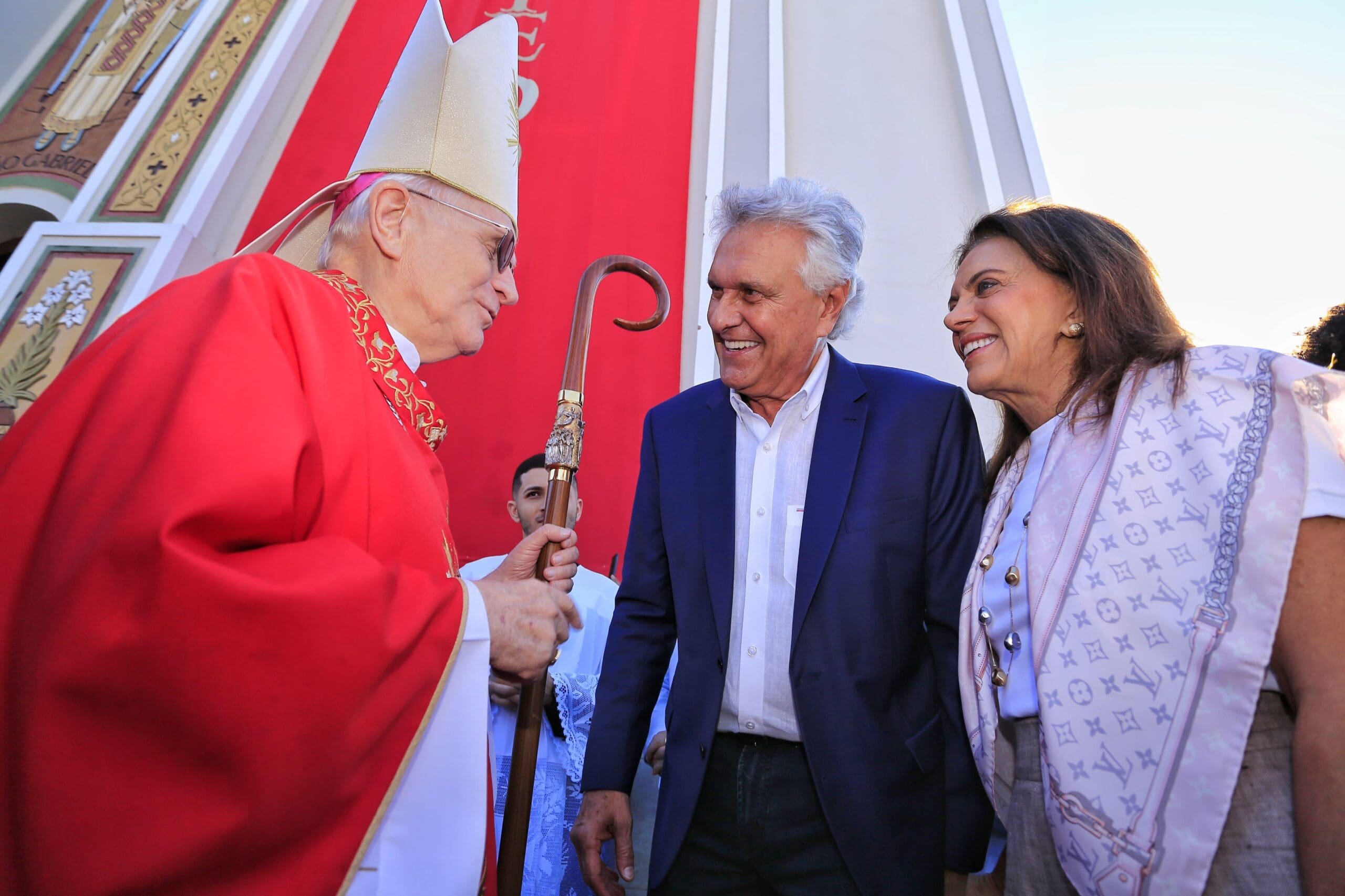 Ronaldo e Gracinha Caiado prestigiam Festa do Divino e Cavalhadas em Jaraguá