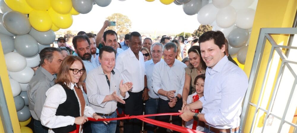 “Temos que formar as novas gerações com a melhor qualidade em educação”, diz Daniel Vilela durante entrega de escola, em Itumbiara (Foto: André Costa)