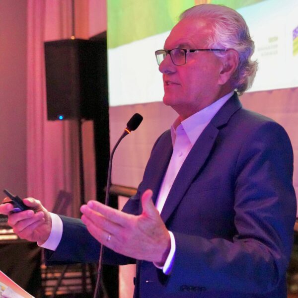 Caiado fala sobre educação e desenvolvimento em Goiás a empresários catarinenses