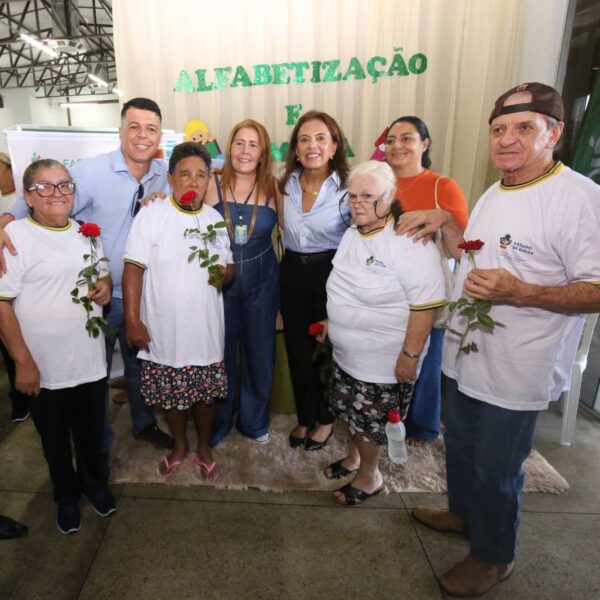 Governo abre novas turmas de alfabetização para jovens e adultos