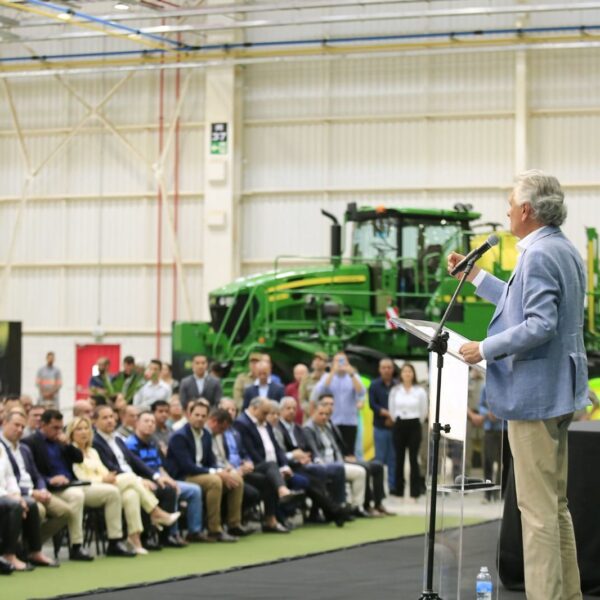 Caiado visita indústria de máquinas agrícolas_crescimento da produção industrial goiana