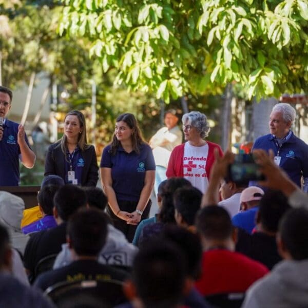 Indígenas realizam exames no Cerof