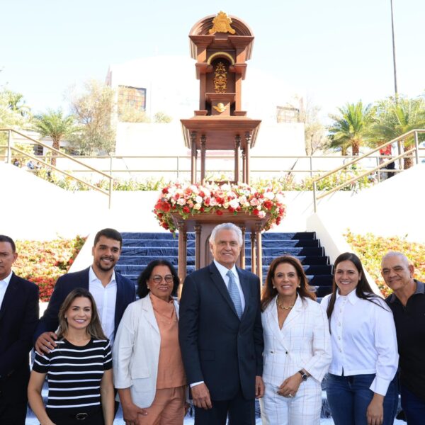 Caiado e Gracinha participam da missa de encerramento da Romaria de Trindade
