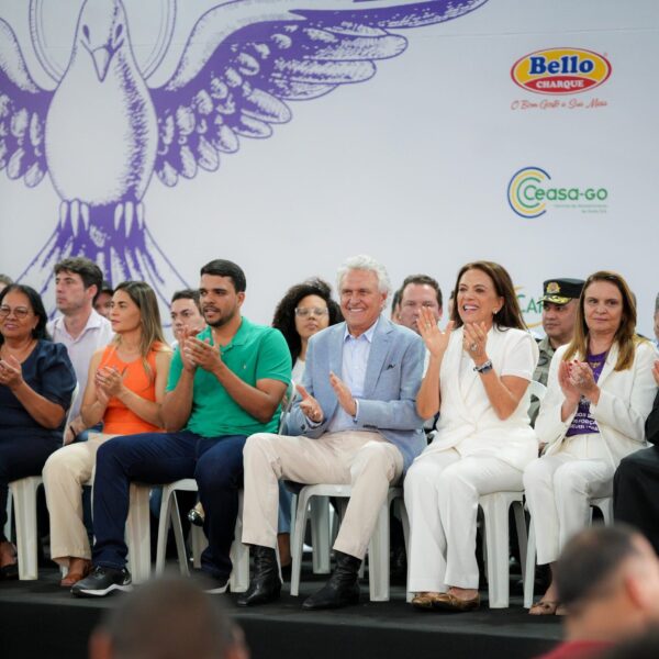 Caiado e Gracinha visitam Centro de Apoio ao Romeiro