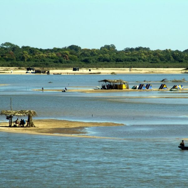 Saúde recomenda atualização de vacinas antes de temporada do Araguaia