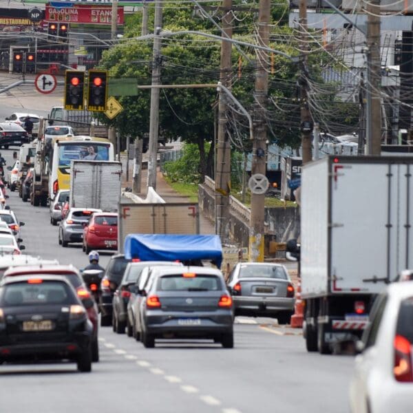 Carros na rua_IPVA