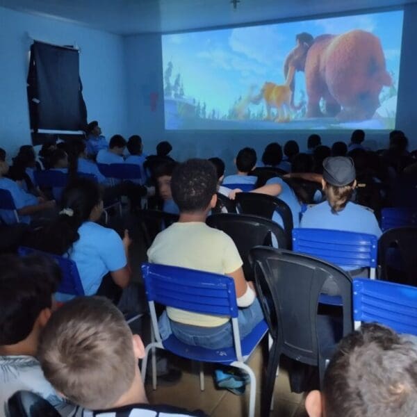 Sessaõ de filme do projeto Cine Goiás Itinerante