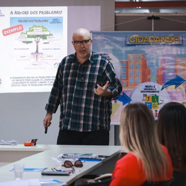 Economia apresenta jogo de educação fiscal para Seduc