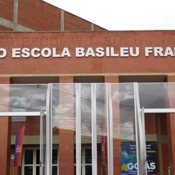 Desfile de moda abre Noite de Gala do Basileu França