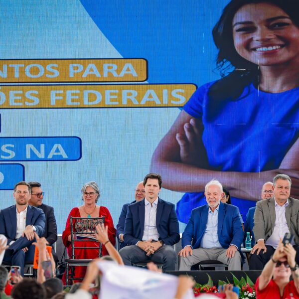 Daniel Vilela em evento com Lula