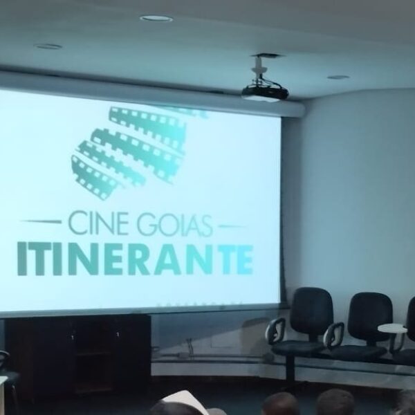 Sessão do Cine Goiás Itinerante