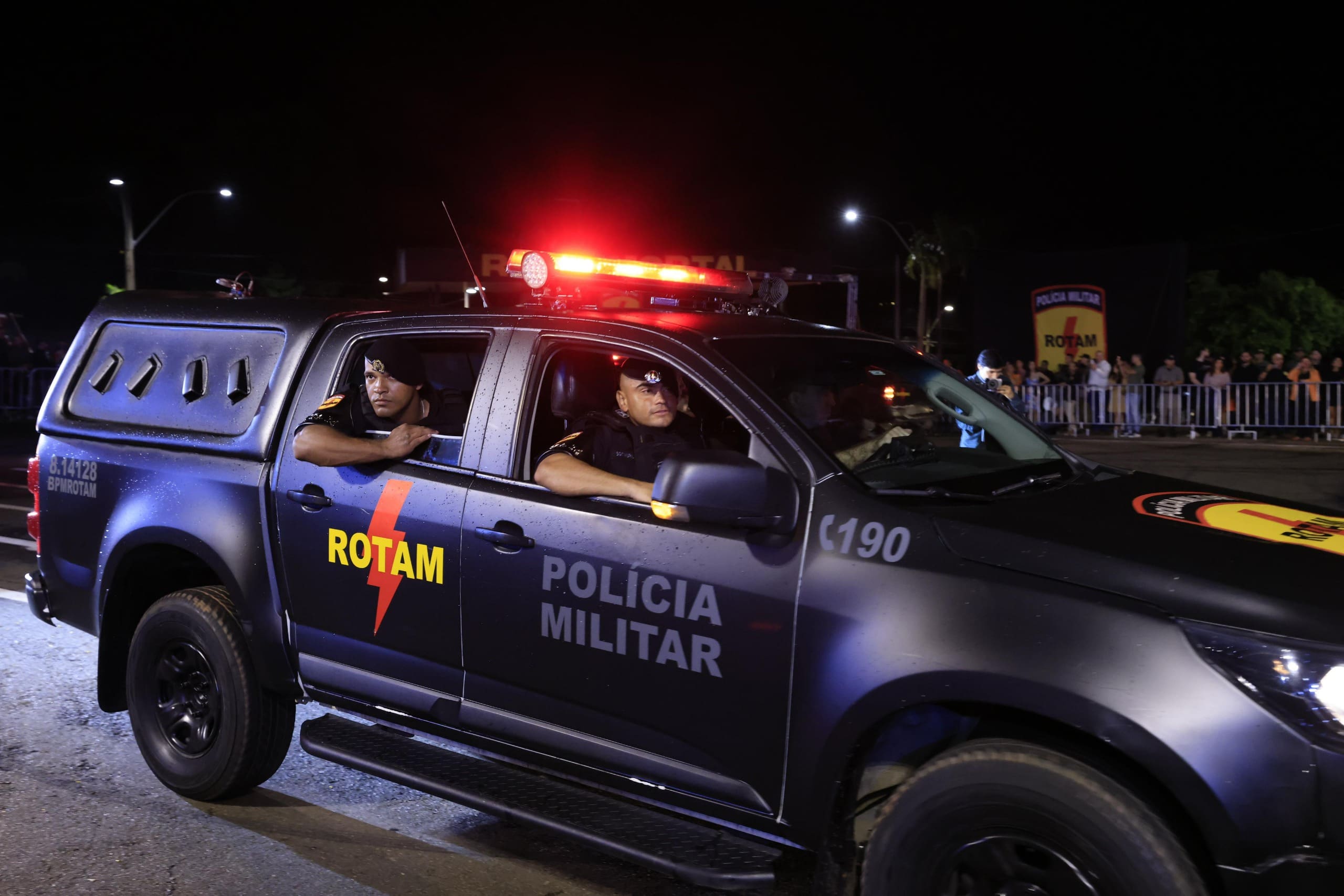 Com presença de Caiado, Rotam conclui formação de 45 novos policiais