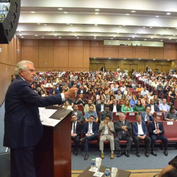 Educação de Goiás se prepara para ampliar uso da Inteligência Artificial como aliada no trabalho pedagógico