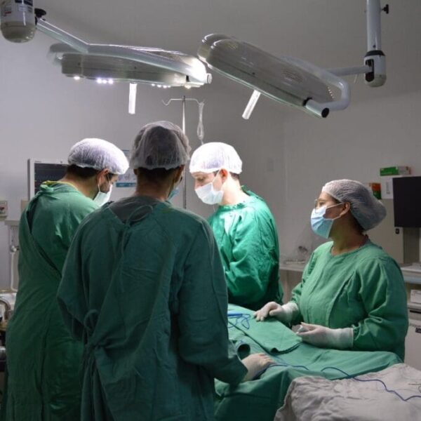 Hetrin conclui mutirão de cirurgias eletivas com tecnologia inovadora no SUS