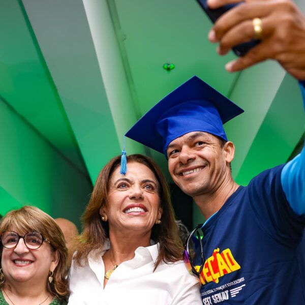 Gracinha Caiado participa de formatura de 240 novos motoristas de ônibus e caminhão