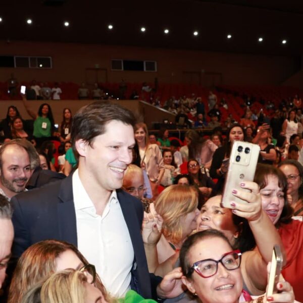 Daniel Vilela anuncia R$ 145,5 milhões para educação e bônus inédito para professores