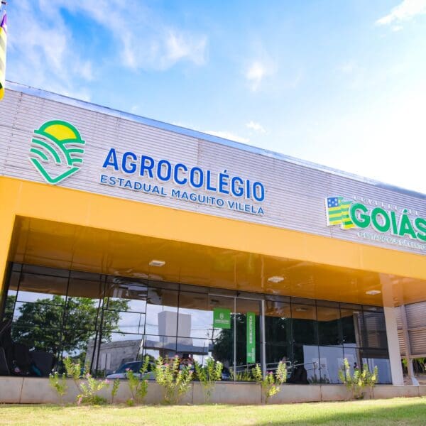 Fachada do Agrocolégio Maguito Vilela