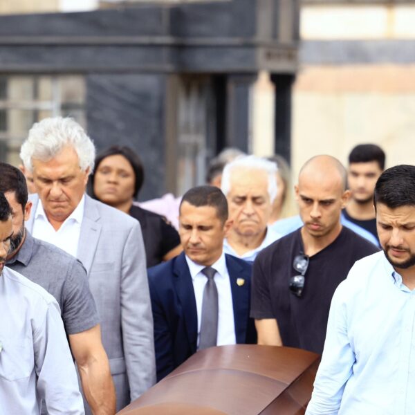 Caiado presta homenagem ao desembargador Marco Antônio da Silva Lemos