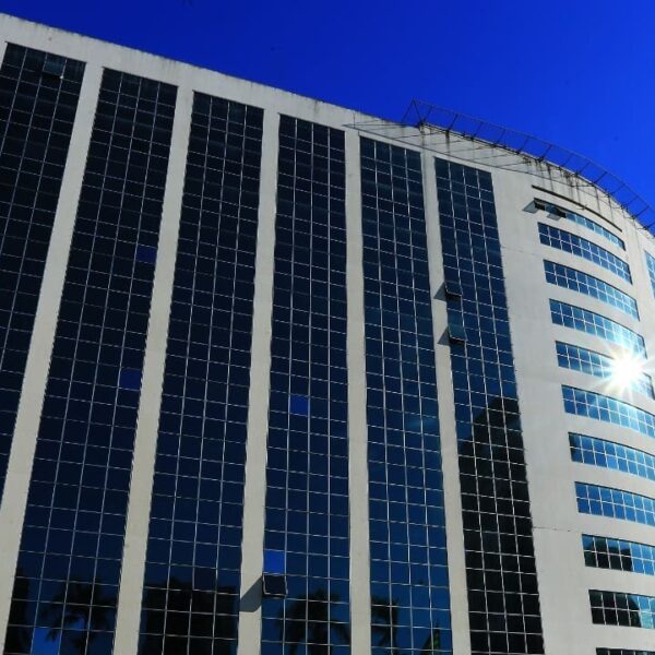 Governador sanciona reajustes e reestruturação de carreiras no valor de R$ 1,1 bilhão