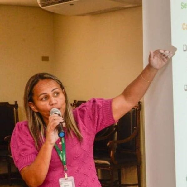 Seds planeja ações do programa Família Acolhedora com municípios