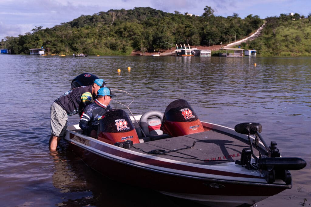 Pescaria no Lago Corumbá IV