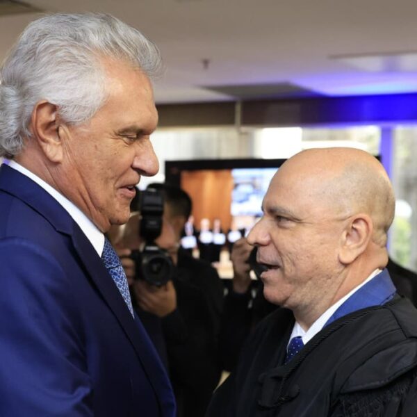 Caiado prestigia posse no TJGO e destaca atuação harmônica com Judiciário