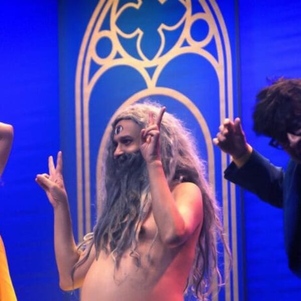 Cora Cultural - Cia Os Melhores do Mundo apresenta “Misticismo” no Teatro Goiânia