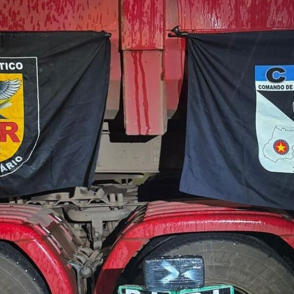 Em ação integrada, PMGO e PMMG apreendem carga milionária de cocaína