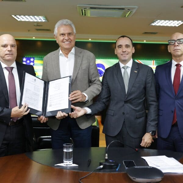 Caiado autoriza repasse de R$ 80 milhões para demandas judiciais