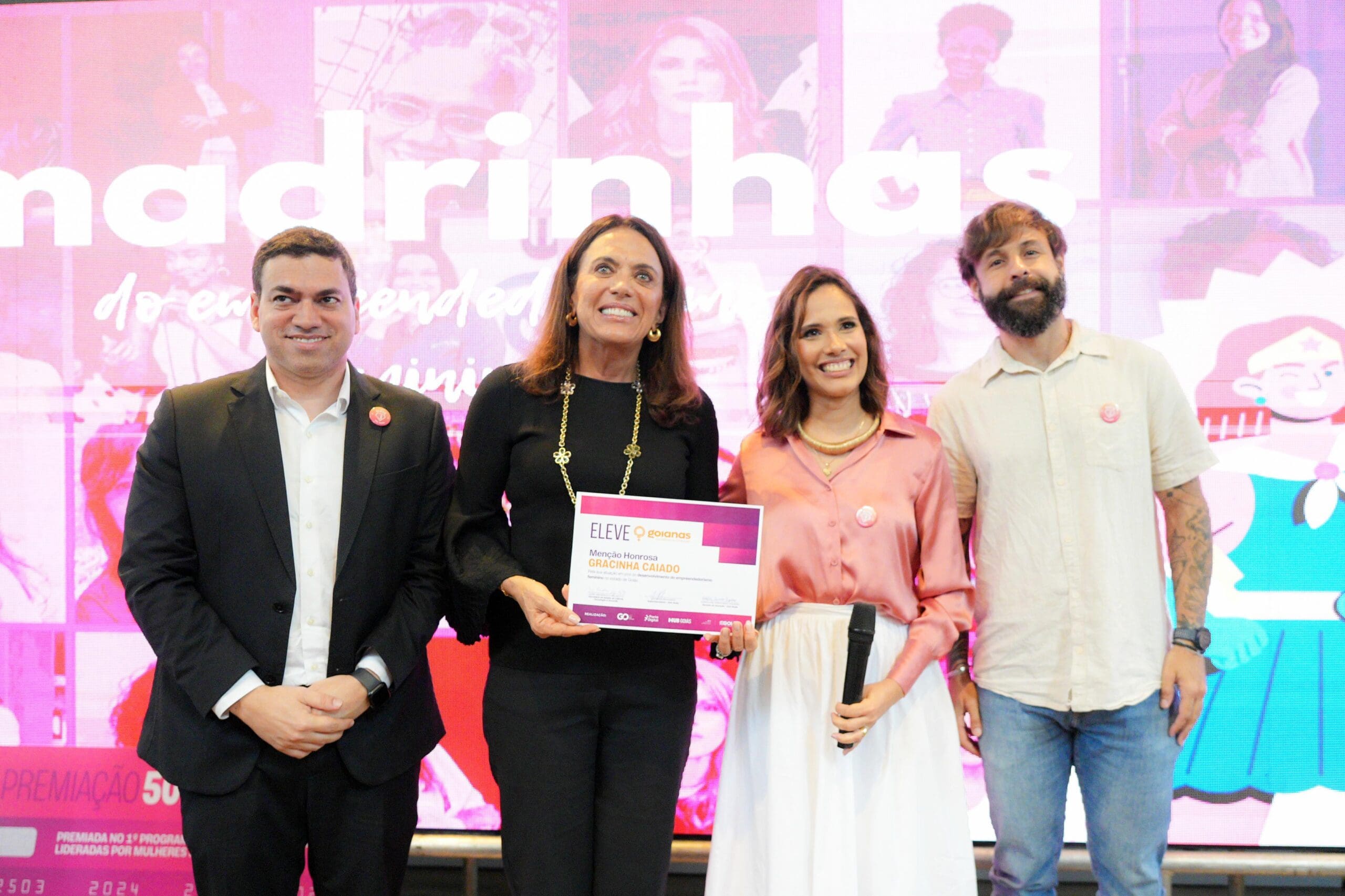 Gracinha Caiado entrega prêmio para mulheres empreendedoras