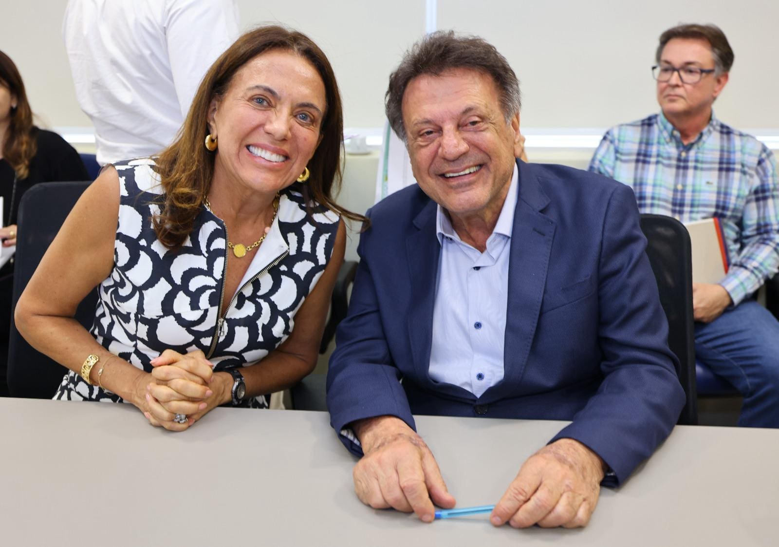 Coordenadora do Goiás Social e secretário de Estado da Infraestrutura se reuniram para tratar de obras de infraestrutura
