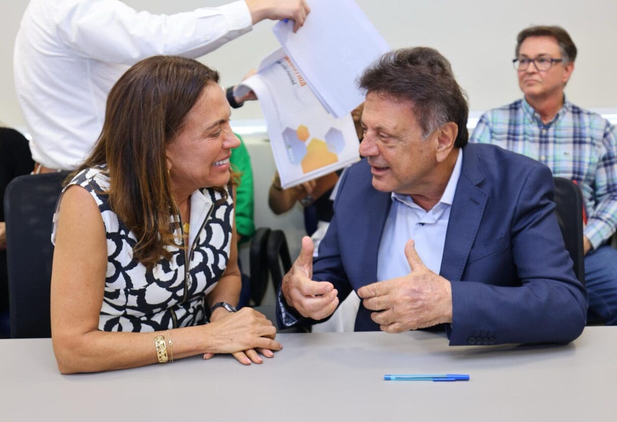 Coordenadora do Goiás Social e secretário de Estado da Infraestrutura se reuniram para tratar de obras de infraestrutura