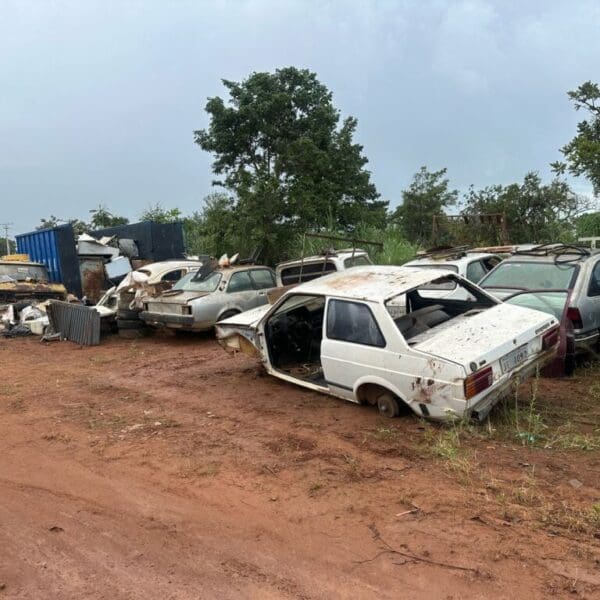 Patrulha Detran remove veículos abandonados em Aragoiânia