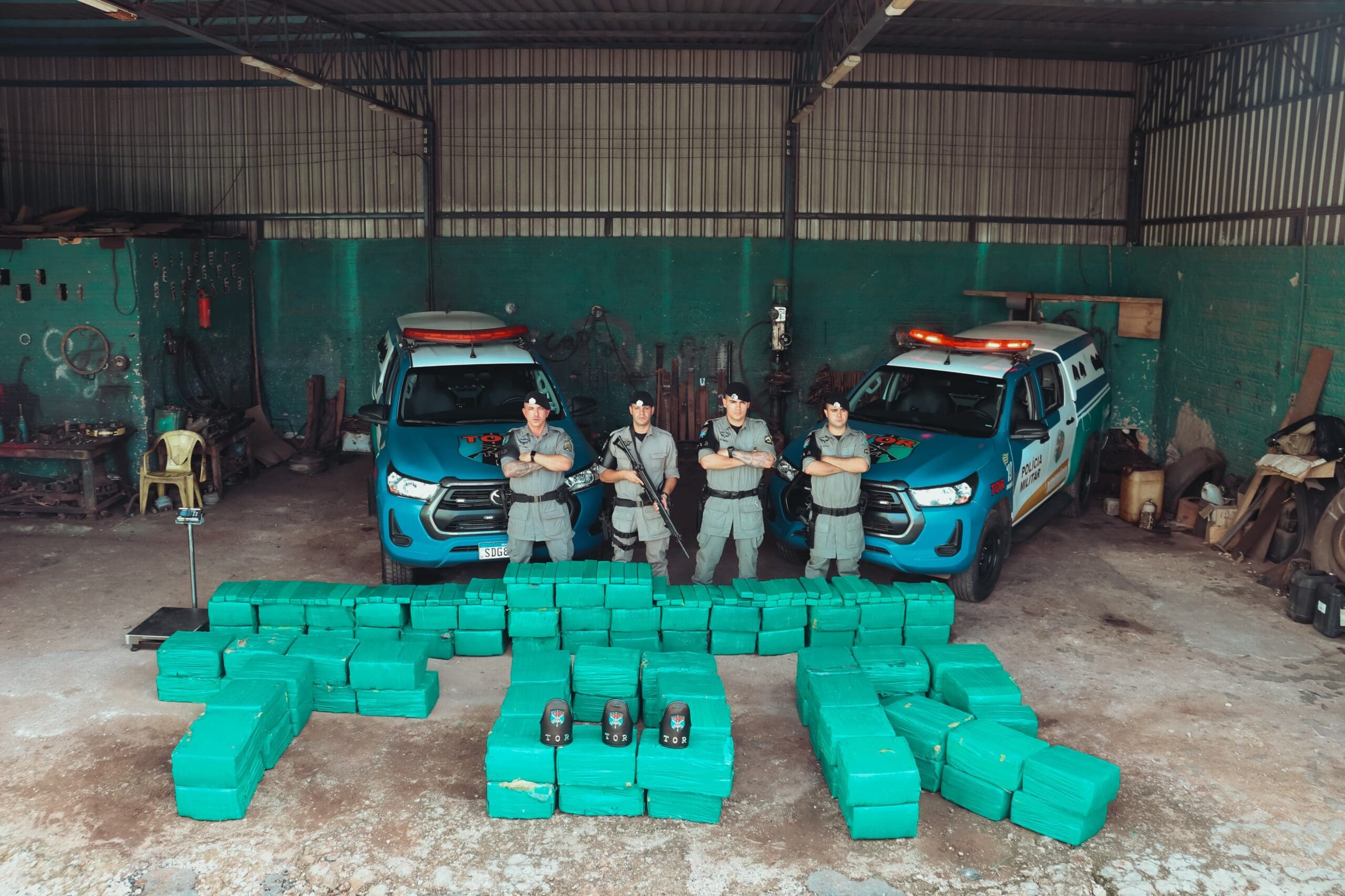 Polícia Militar apreende mais de 2 toneladas de maconha em Goiânia