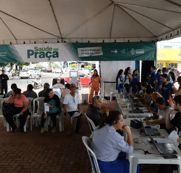 Atendimento no Saúde na Praça