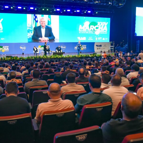 Caiado participa da Marcha dos Gestores e Legislativos Municipais