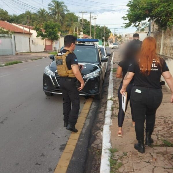 Polícia prende 15 por golpe do intermediário na web