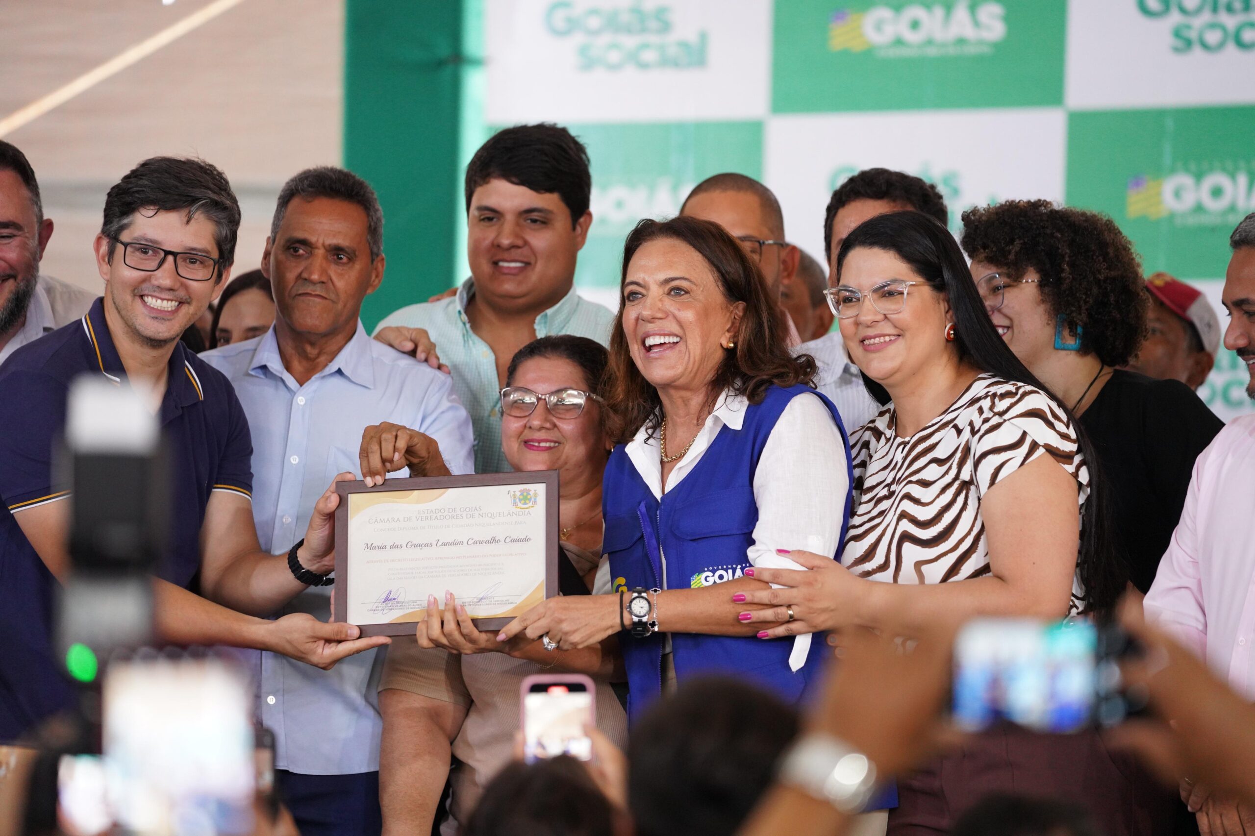 Gracinha recebe título de cidadã de Niquelândia