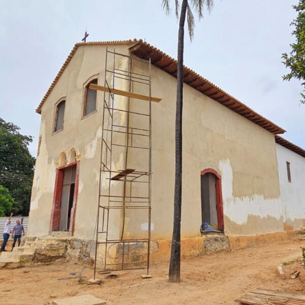 Igreja de N. Senhora do Rosário dos Pretos em restauração