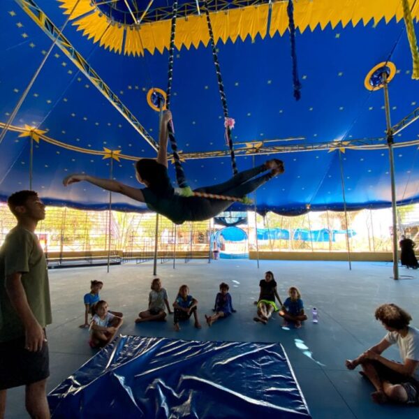 TeNpo oferece oficinas gratuitas de arte circense