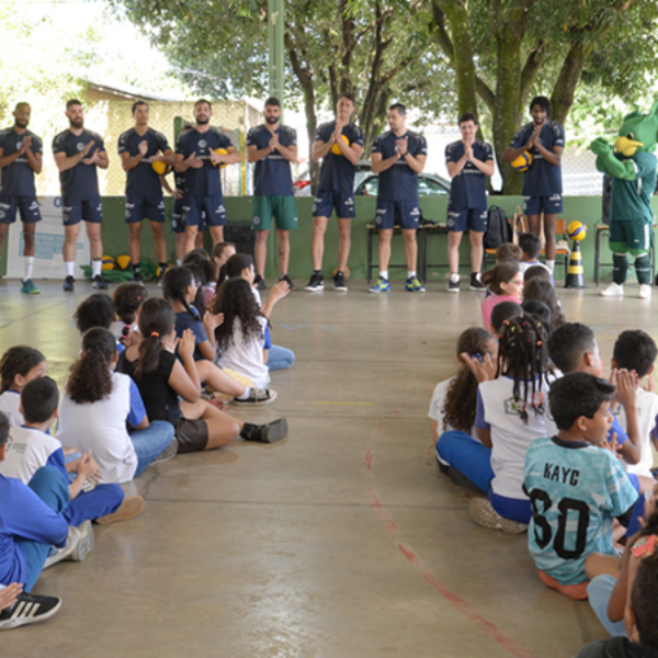 Saneago e Saneago Goiás Vôlei realizam atividades em escola municipal de Goiânia