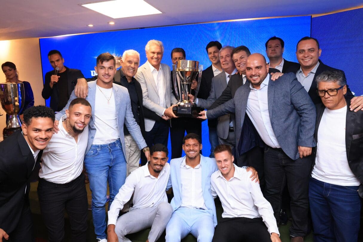 Apoio do Governo de Goiás ao futebol estadual é destaque em premiação dos melhores do Goianão 2025