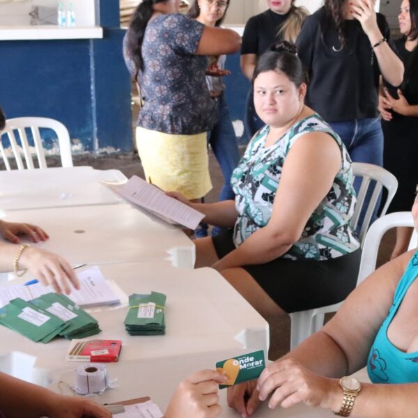 Governo entrega cartões do Aluguel Social em Trindade e Firminópolis