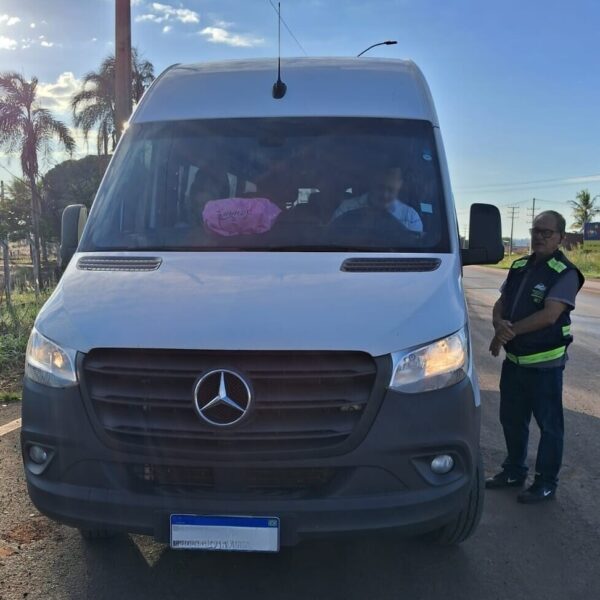 Agente de AGR durante fiscalização do transporte público
